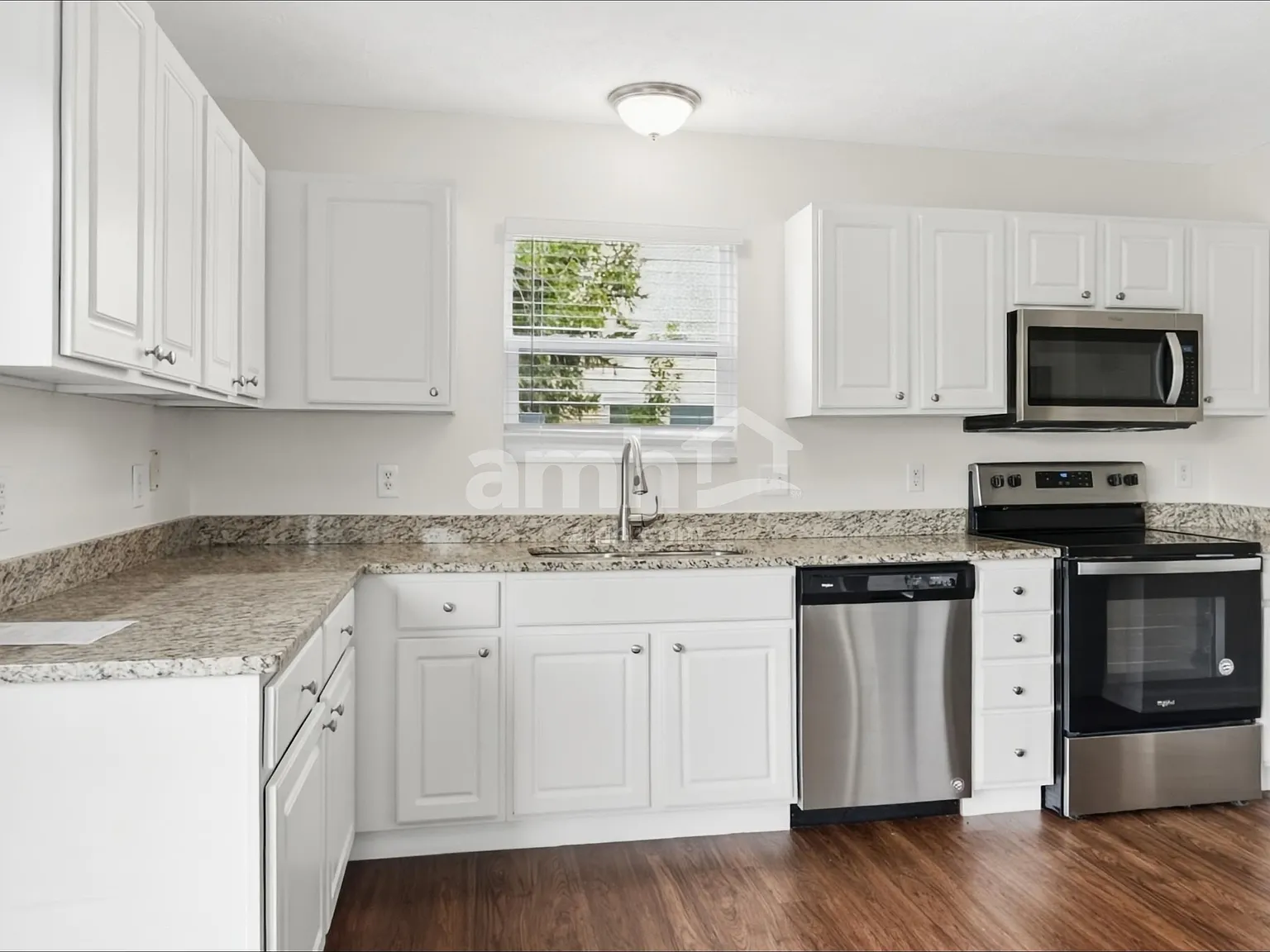 4 bed, 2.5 bath, 1903 sqft, $2,000 — Photo 3