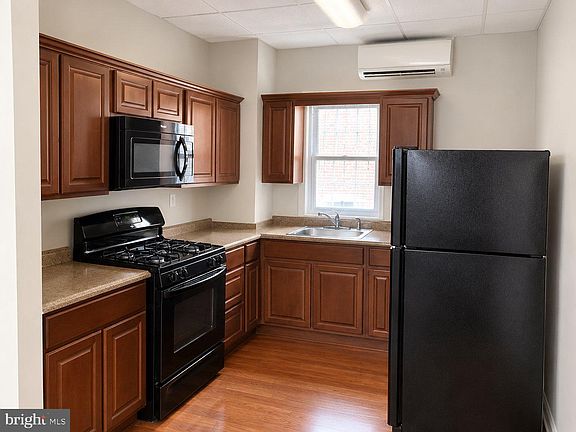 2nd image of 125 N 15th St APT 2