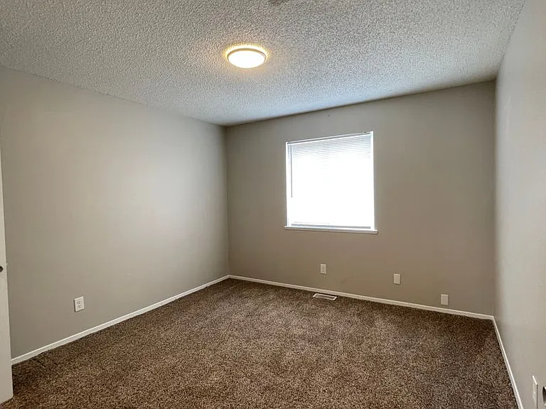 918-922 Teal Ct. — Photo 25