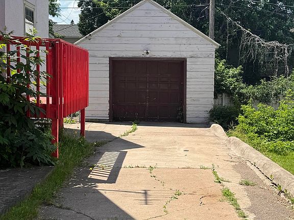 3rd image of 21 4th St