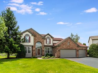1044 Oakhill Dr, Aurora, IL 60502