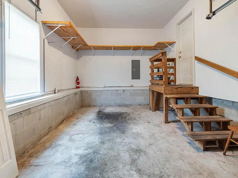 141 A View Ave — Photo 18
