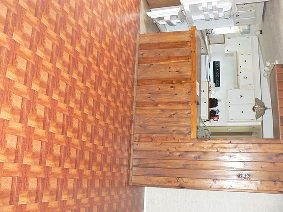 3rd image of 1555 Pine Ave