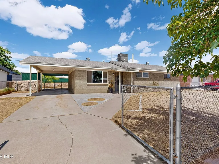 9545 Verbena Dr — Photo 4