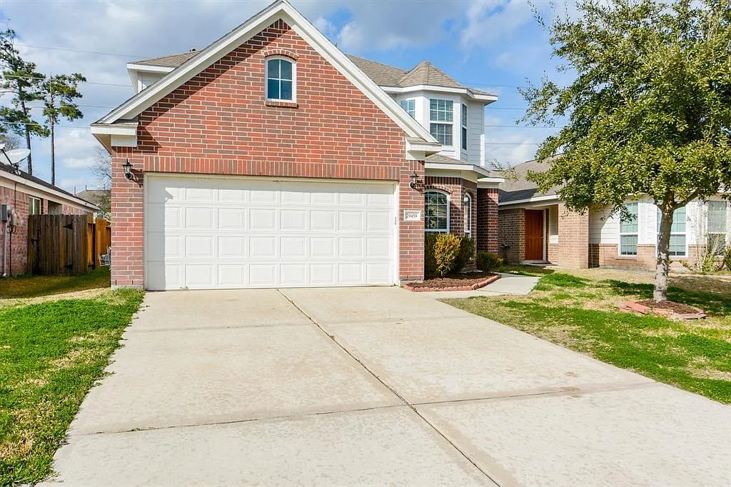 4 bed, 2.5 bath, 2442 sqft, $2,200 — Photo 1