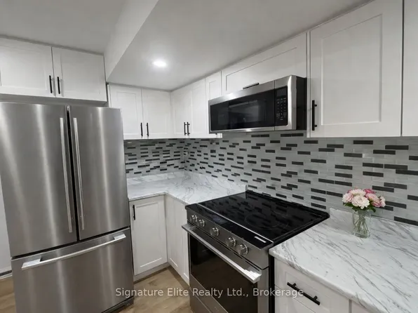 54 Arnold Johnston St #Basement, Clarington, ON L1E 0C6