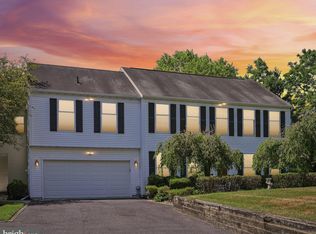 305 Elbo Ln, Mount Laurel, NJ 08054