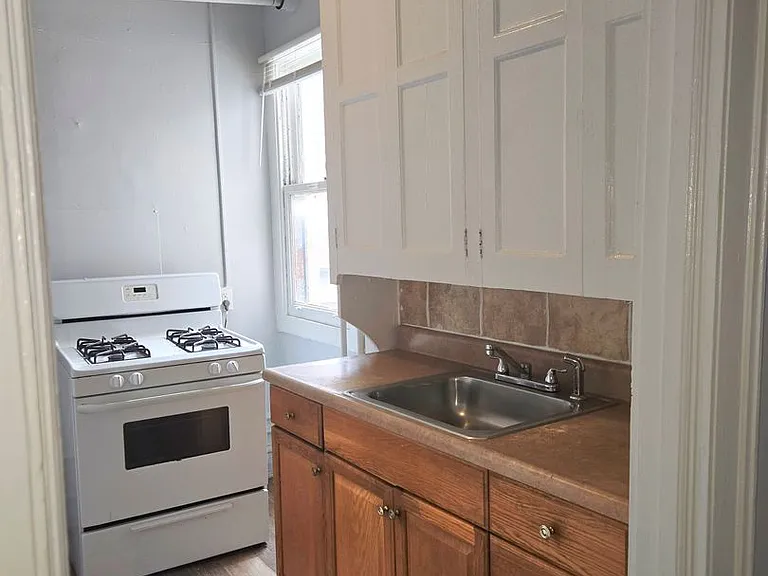923 W Hamilton St — Photo 7