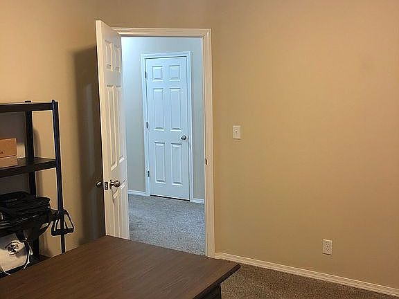 Office/3rd bedroom 