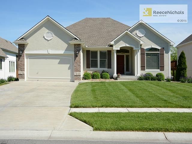 1st image of 609 SW Wintergarden Dr