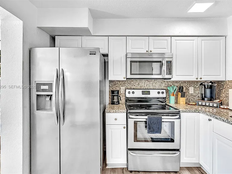 4633 SW 28th Ave — Photo 34