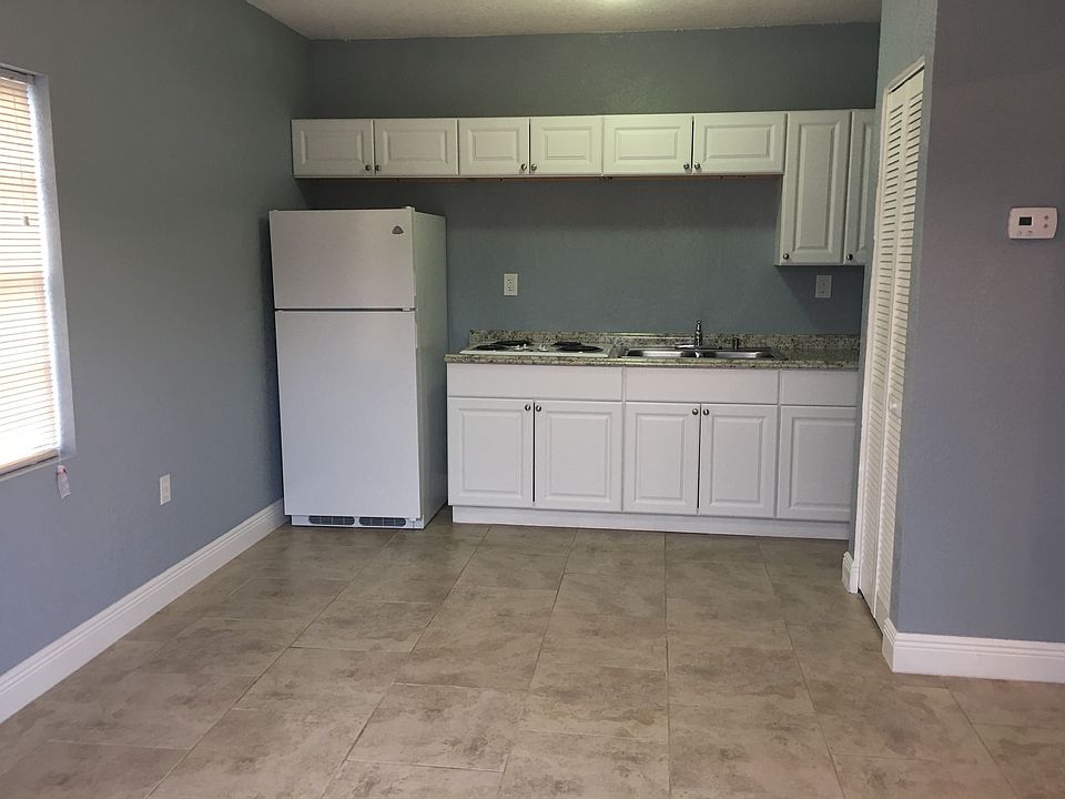 1st image of 4116 Leonard St #2