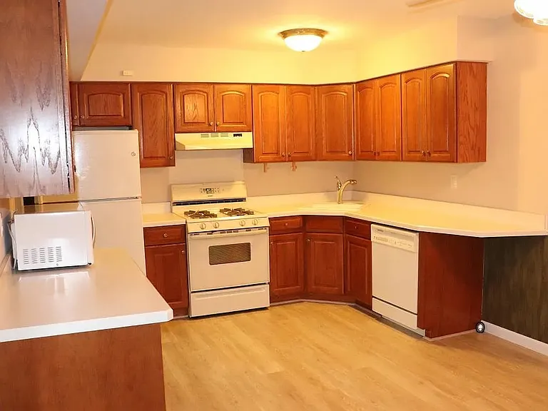 9608 57th Ave #5B — Photo 3