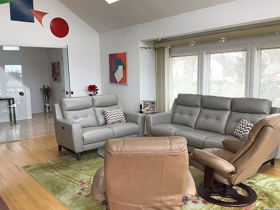 3rd image of 85 Fern Ave