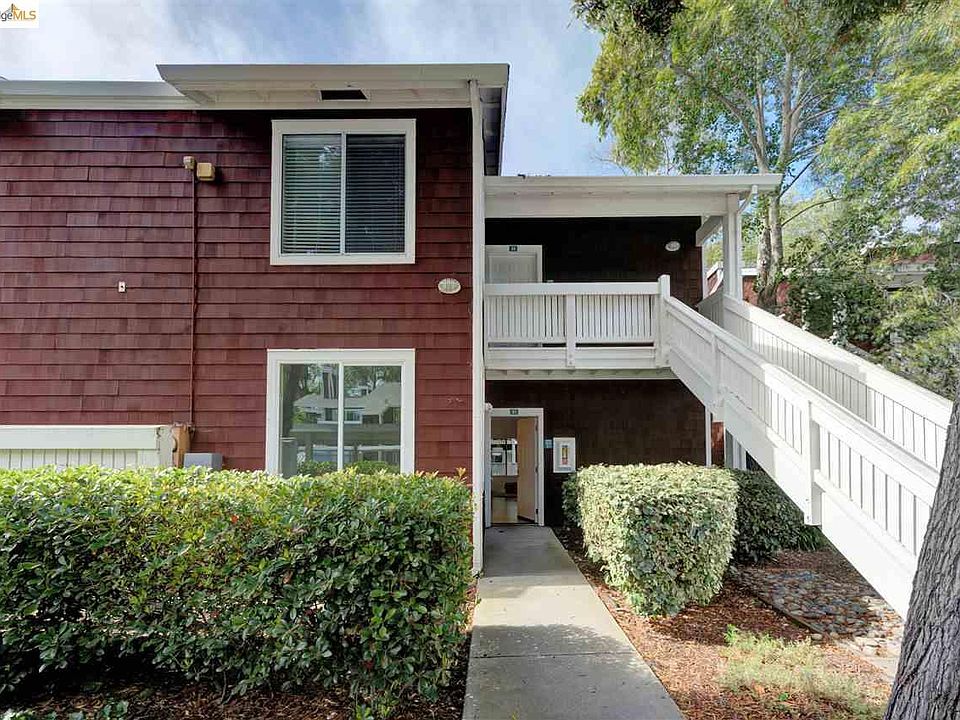 1st image of 31 Bayside Ct