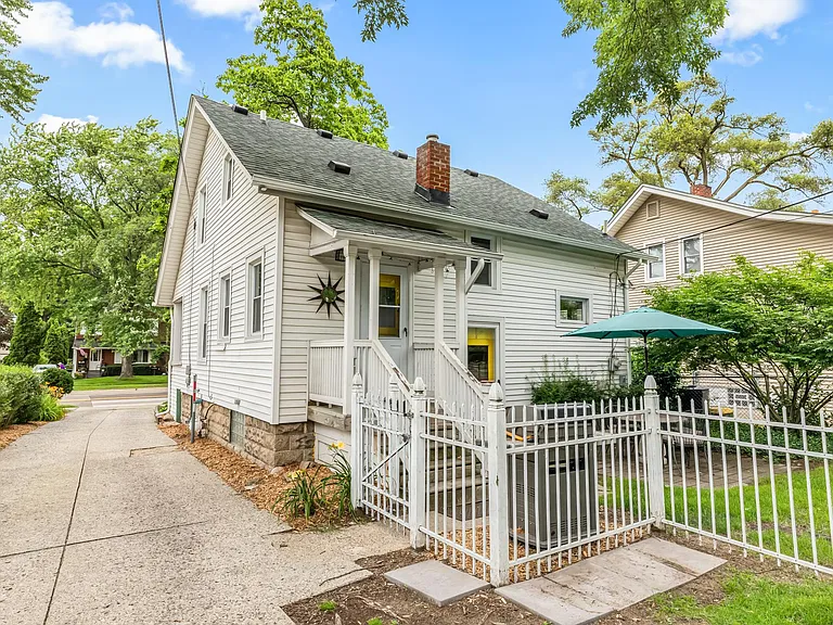 211 Catalpa Dr — Photo 47