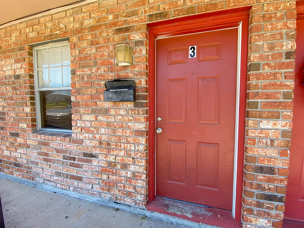 Building Photo - 3120 Hodges St #3