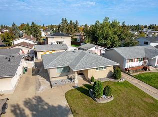 7612 40th Ave NW, Edmonton, AB T6K0X5