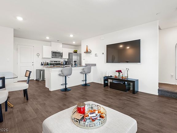 4th image of 1128 Scarlet Sparrow St