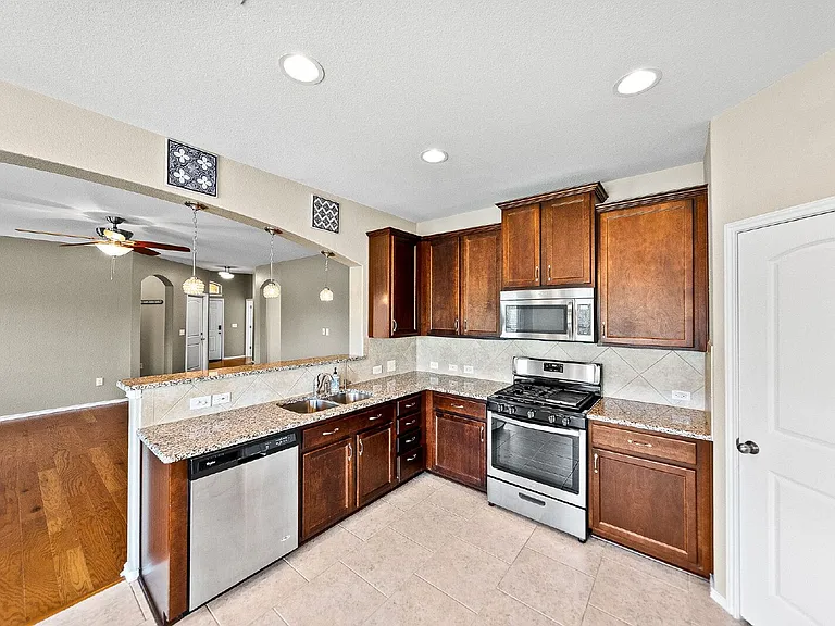 6097 Heron Dr — Photo 9