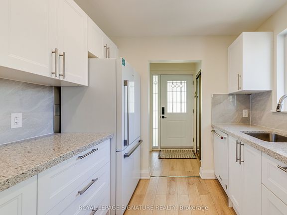 3rd image of 8 Bellbury Cres