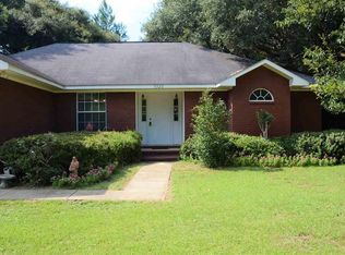 5526 Holley St, Milton, FL 32583