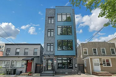 76 Corbin Avenue, #4