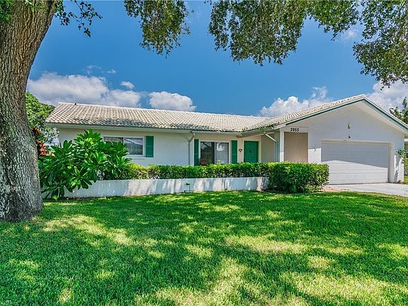 3rd image of 2955 Kenmore Pl