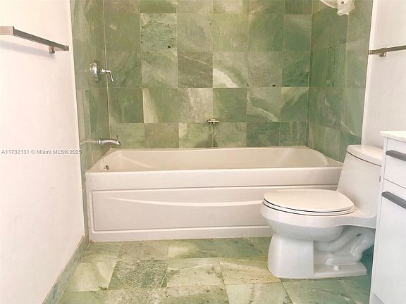 4th image of 1060 Brickell Ave #U3613