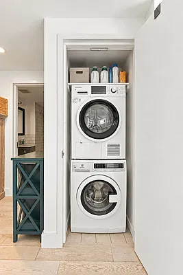 Laundry, photo 1
