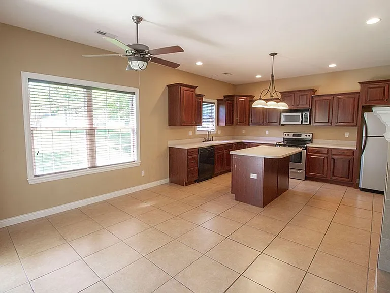 5305 Chamois Dr — Photo 8