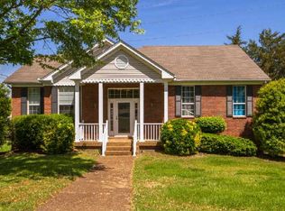 100 East Dr, Hendersonville, TN 37075