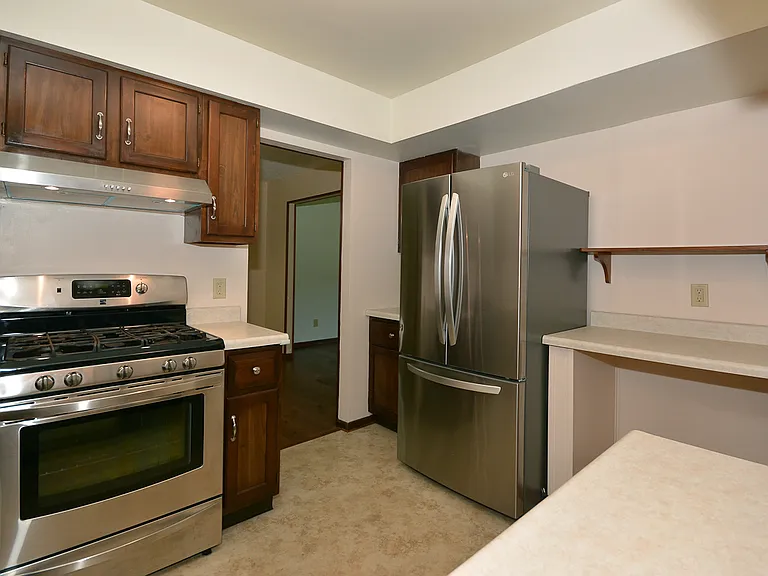4745 Briarhill Dr — Photo 6