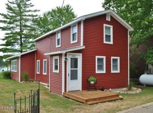 33350 Inn D Inn Dr, Dowagiac, MI 49047