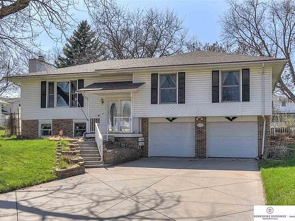 2nd image of 1114 Laport Dr