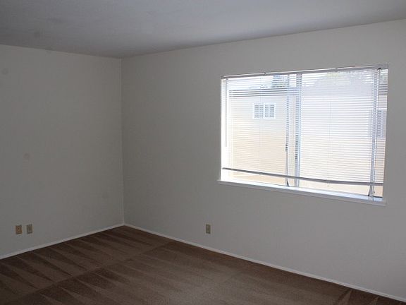 4th image of 421 Richmond Dr APT 105