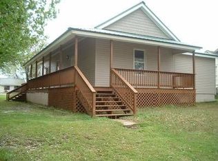 304 Freeman Ave, Tallassee, AL 36078