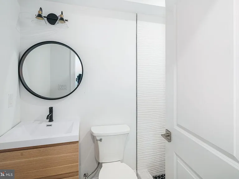 653 N Preston St #3 — Photo 8