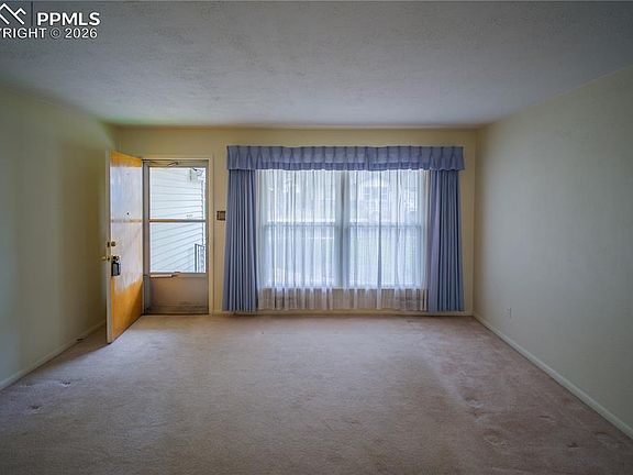 5th image of 1313 Pioneer Rd