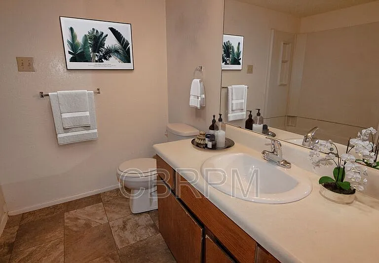 101 Teakwood Dr #J — Photo 3