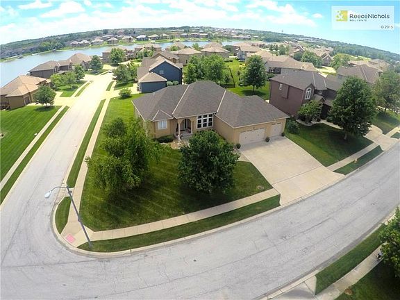 Huge Level Lot with Lake View