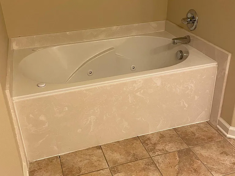 5719 Heritage Heights Dr — Photo 10