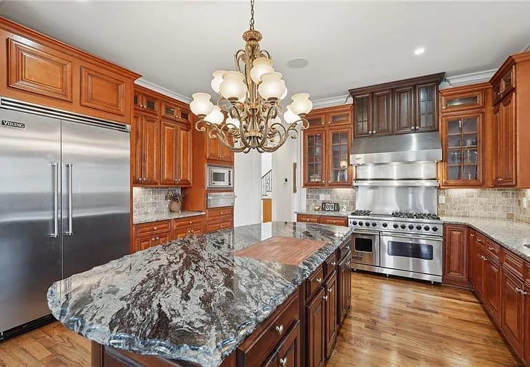 343 Summer Garden Dr — Photo 24