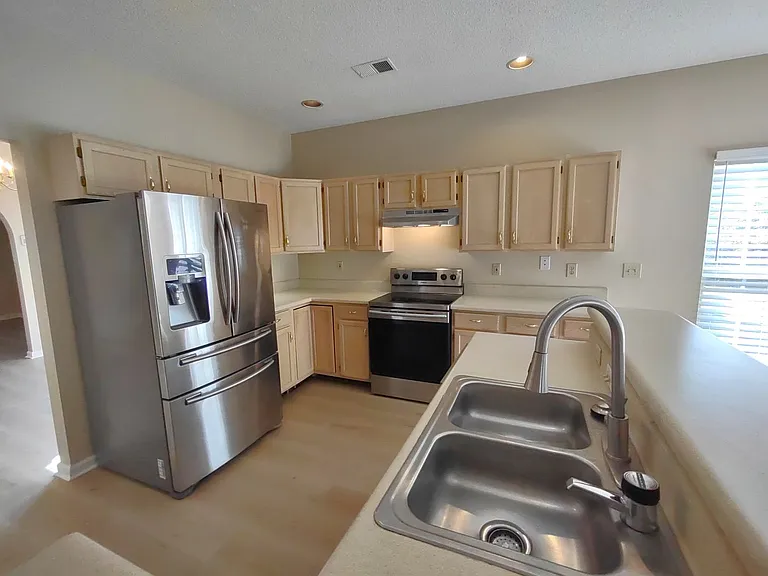 1111 Land Grant Rd — Photo 2