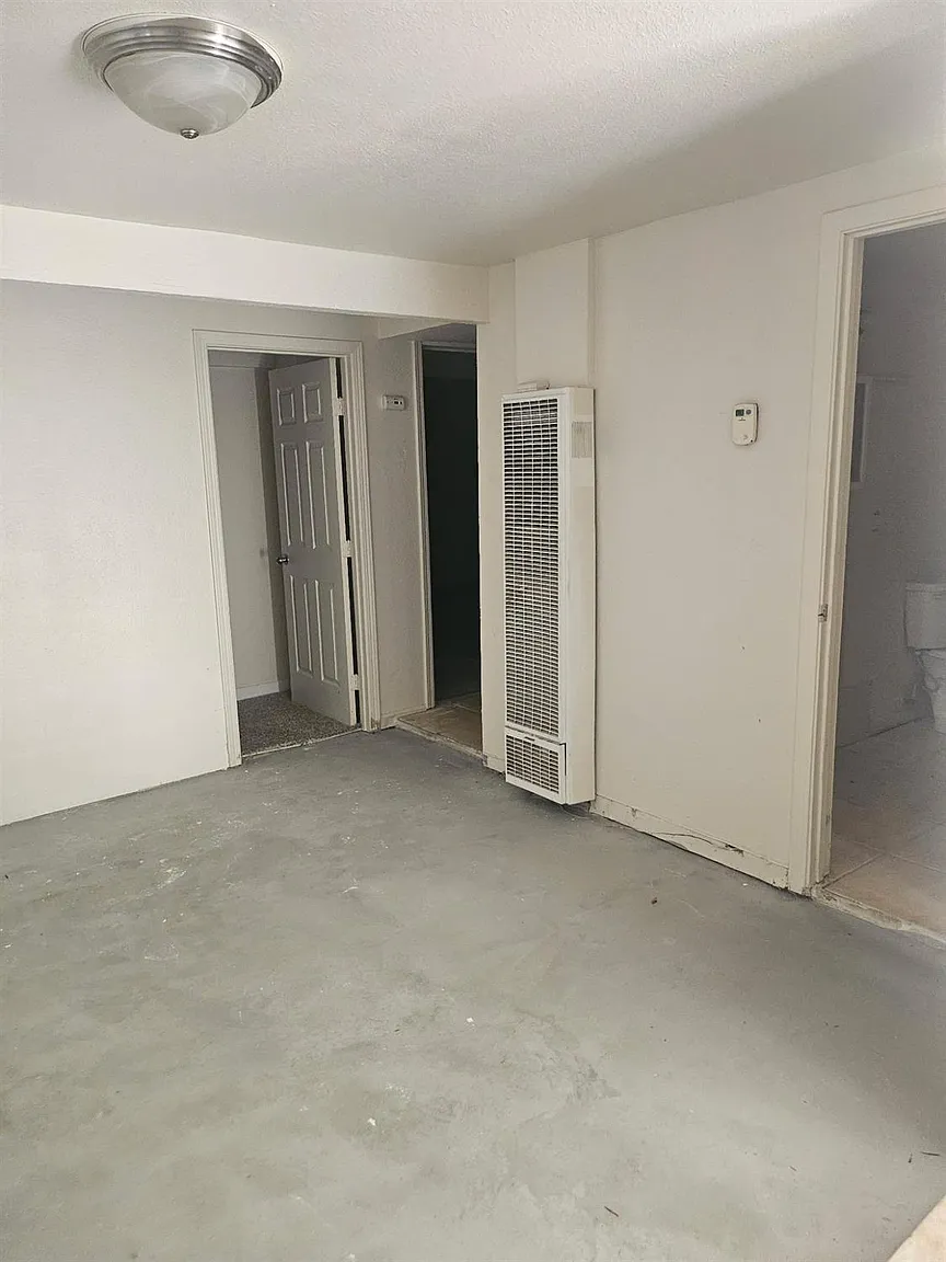 308 Anderson Ct photo 1