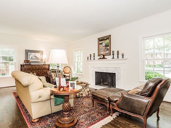 4th image of 2509 Hampton Ave