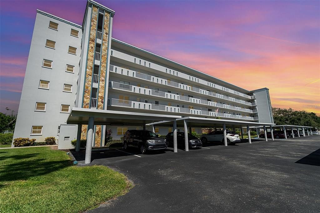 4240 Ironwood Cir #302A-A