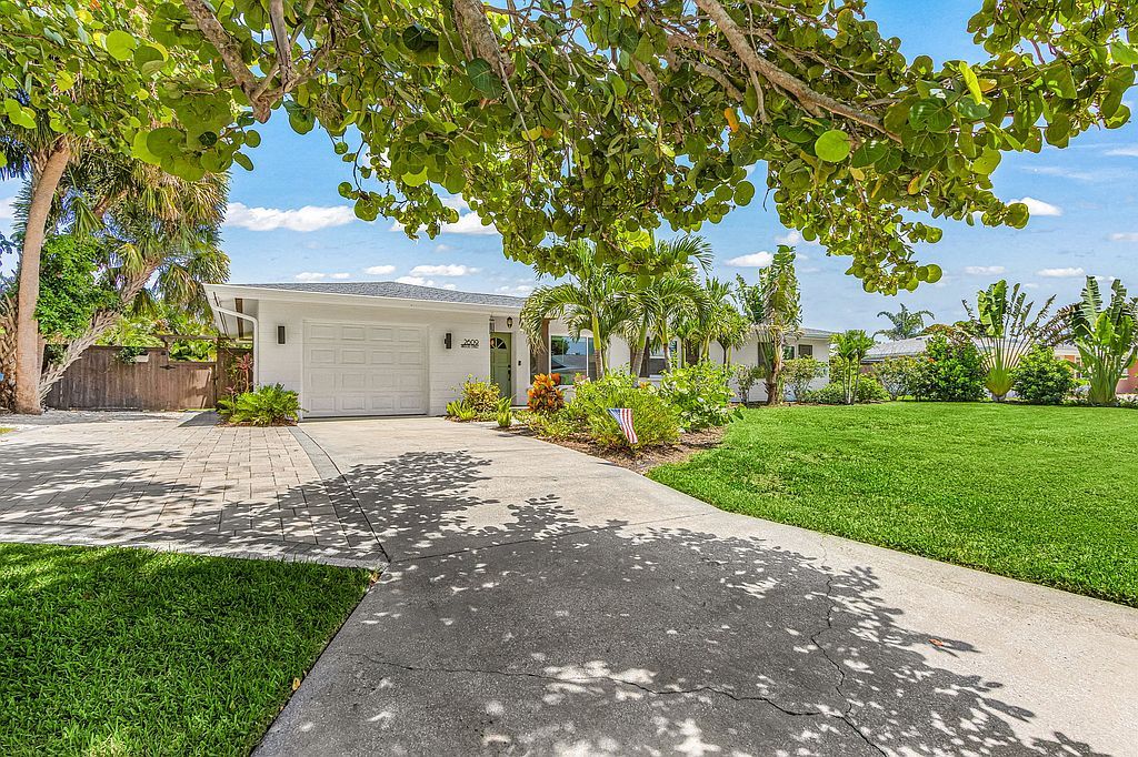 2609 Hibiscus St - Property Image