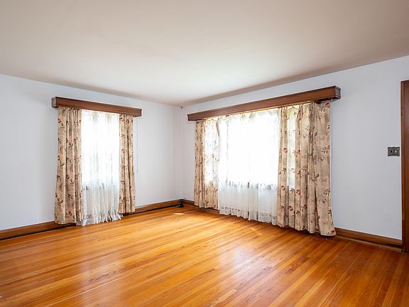 4th image of 1731 Larkmoor Ln