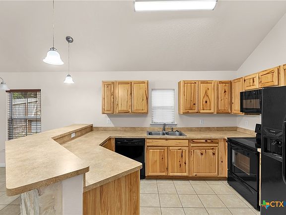 5th image of 1439 Bonnyview Dr
